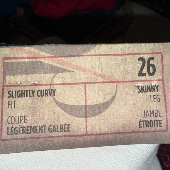 D/C Brand New Slightly Curvy Fit Straight Leg Cropped Jeans - Picture 8 of 9